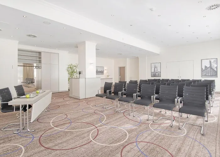 Crowne Plaza Centre Ku'damm By Ihg Hotel 4*