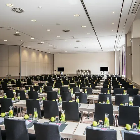 Crowne Plaza Centre Ku'damm By Ihg 4*