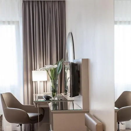 Hotel Crowne Plaza Centre Ku'damm By Ihg 4*